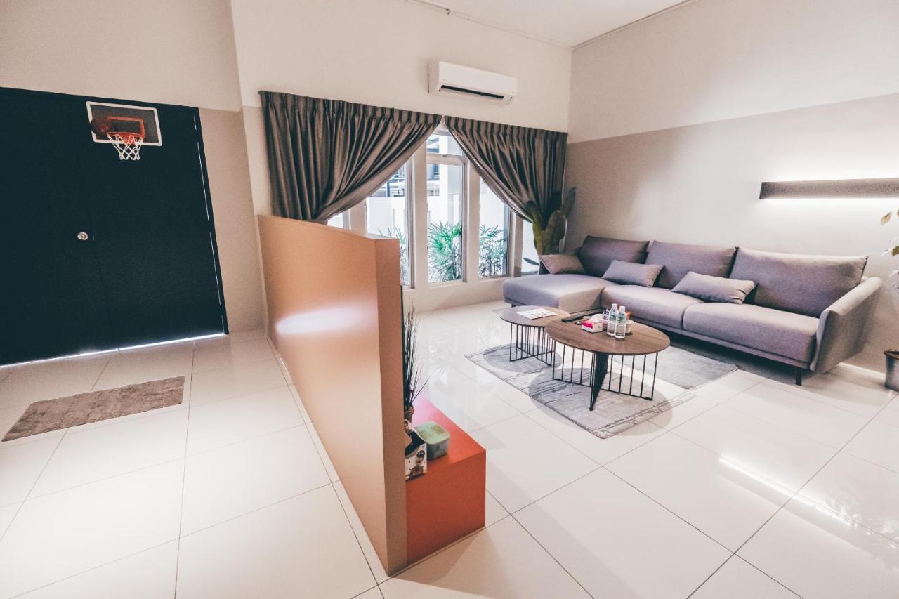 J Residence Banting  Bagian luar foto