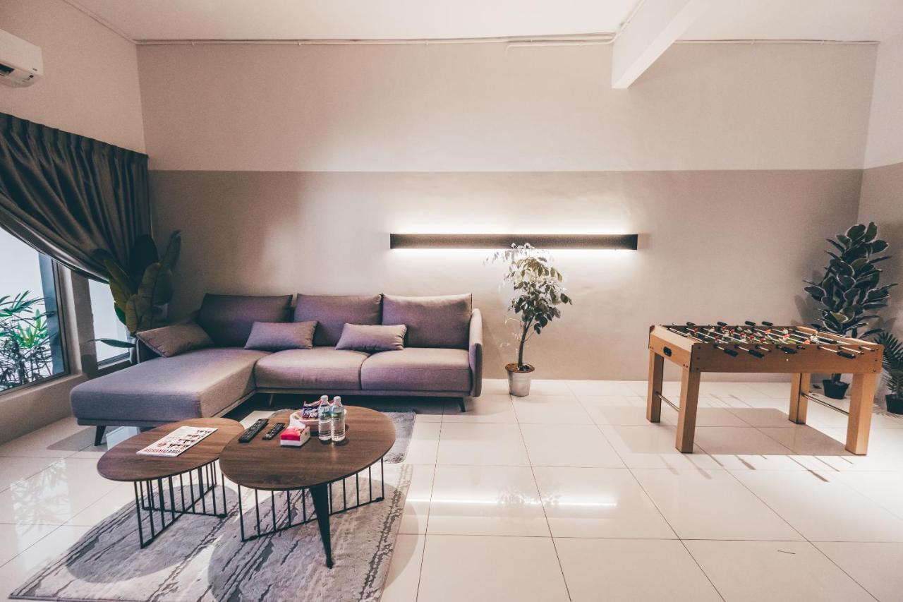 J Residence Banting  Bagian luar foto