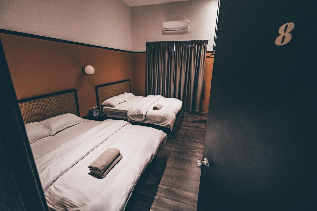 J Residence Banting  Bagian luar foto